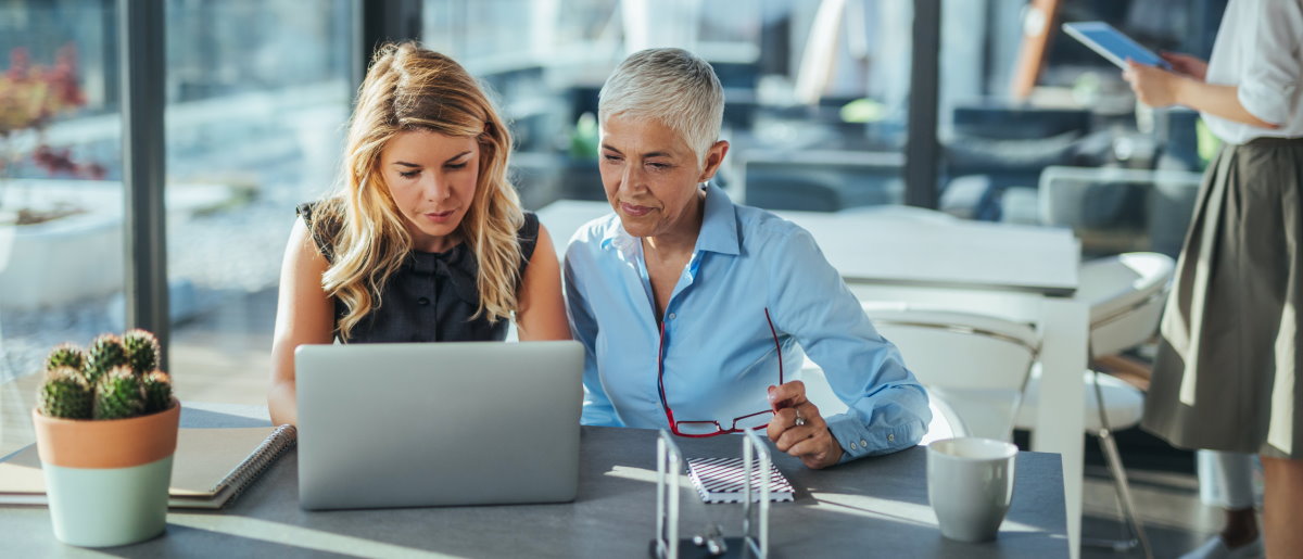 Executors working in cafe